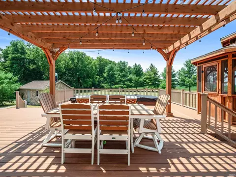 Exterior - 432 County Road 17, Ashley, IN 46705 photo 10 of 14