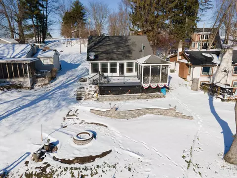 Exterior - 8917 E Circle Drive S Dr, Syracuse, IN 46567 photo 7 of 11
