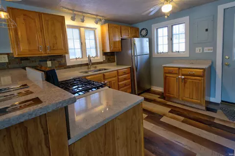 Kitchen - 8917 E Circle Drive S Dr, Syracuse, IN 46567 photo 1 of 2