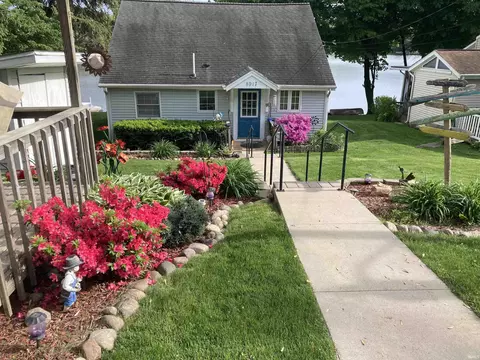 Exterior - 8917 E Circle Drive S Dr, Syracuse, IN 46567 photo 1 of 11