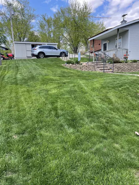 Exterior - 8917 E Circle Drive S Dr, Syracuse, IN 46567 photo 5 of 11