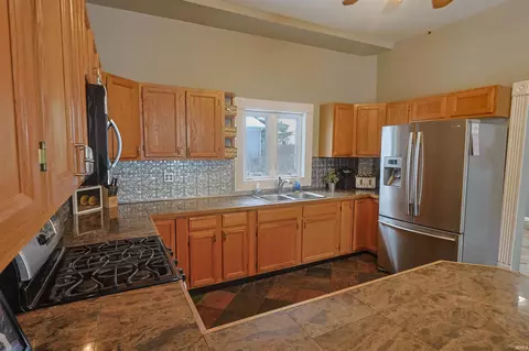 405 E 3rd St, Brookston, IN 47923 photo 9
