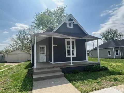 1027 N 10th St, Vincennes, IN 47591