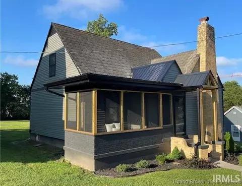 307 E Campbell St, Paoli, IN 47454