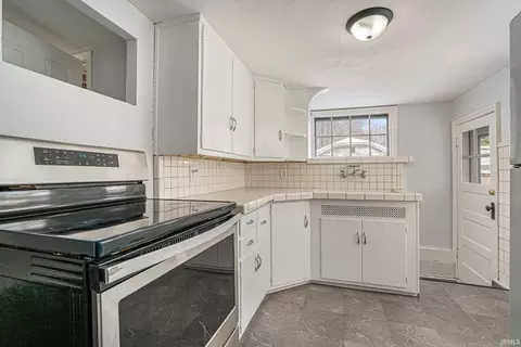 Kitchen - 1339 E Bowman St, South Bend, IN 46613 photo 1 of 2