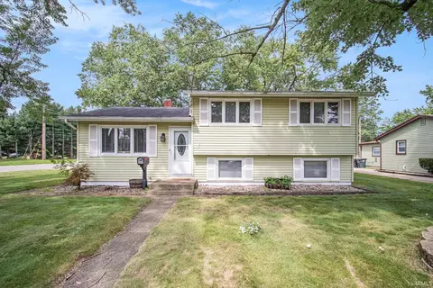 1701 Rerick St, South Bend, IN 46635