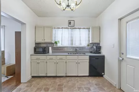 110 S Britton St, Garrett, IN 46738 photo 12