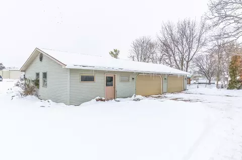 914 E King St, Garrett, IN 46738 photo 6