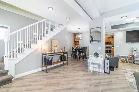 914 E King St, Garrett, IN 46738 photo 7