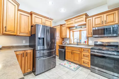 914 E King St, Garrett, IN 46738 photo 14
