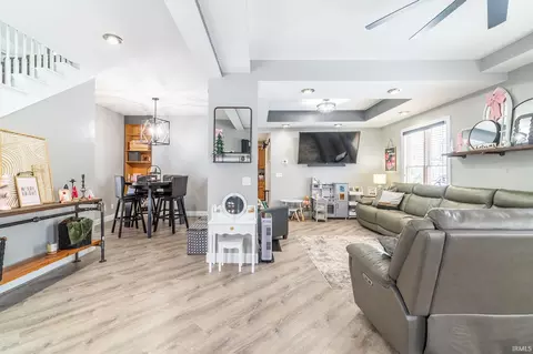 914 E King St, Garrett, IN 46738 photo 8