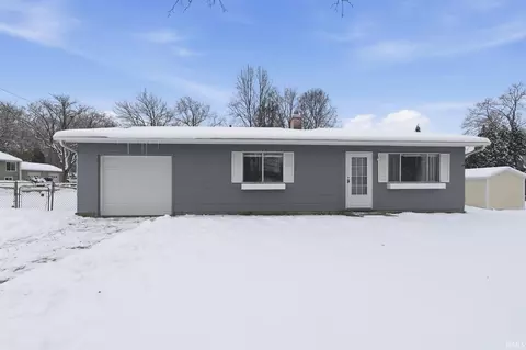 2710 E Patterson Rd, Warsaw, IN 46582