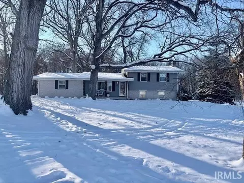6509 Pin Oaks Dr, West Lafayette, IN 47906