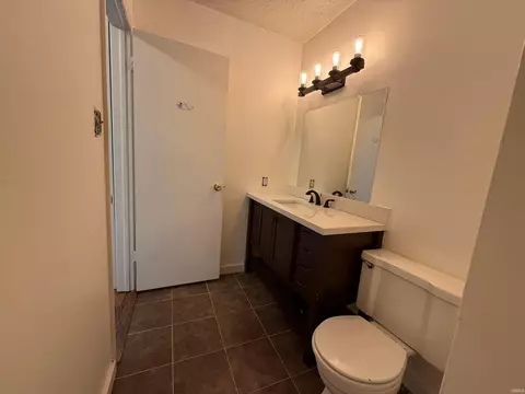 Bath - 802 E Allendale Dr, Bloomington, IN 47401 photo 3 of 3
