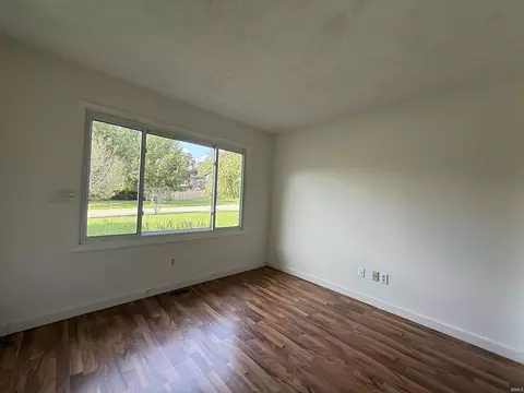 Living - 802 E Allendale Dr, Bloomington, IN 47401 photo 3 of 5