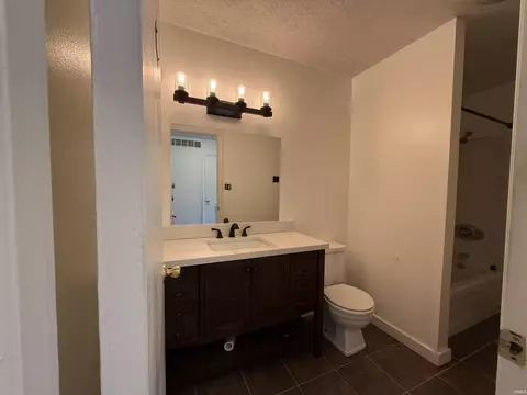 Bath - 802 E Allendale Dr, Bloomington, IN 47401 photo 1 of 3