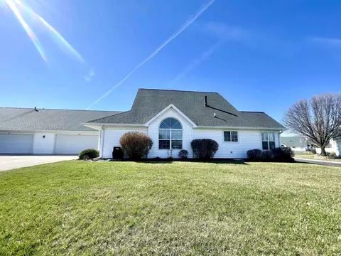 5009 W Preakness Ct, Muncie, IN 47304