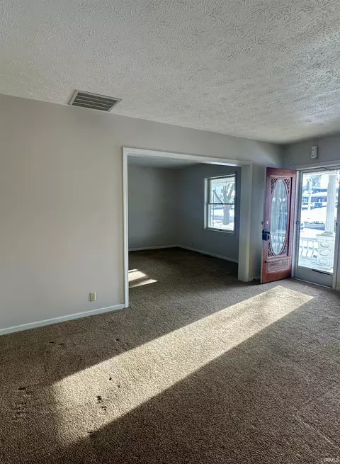 205 E Franklin St, Delphi, IN 46923 photo 14