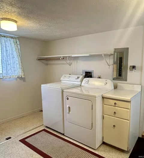 205 E Franklin St, Delphi, IN 46923 photo 9
