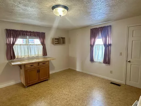 205 E Franklin St, Delphi, IN 46923 photo 6