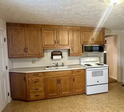 205 E Franklin St, Delphi, IN 46923 photo 4