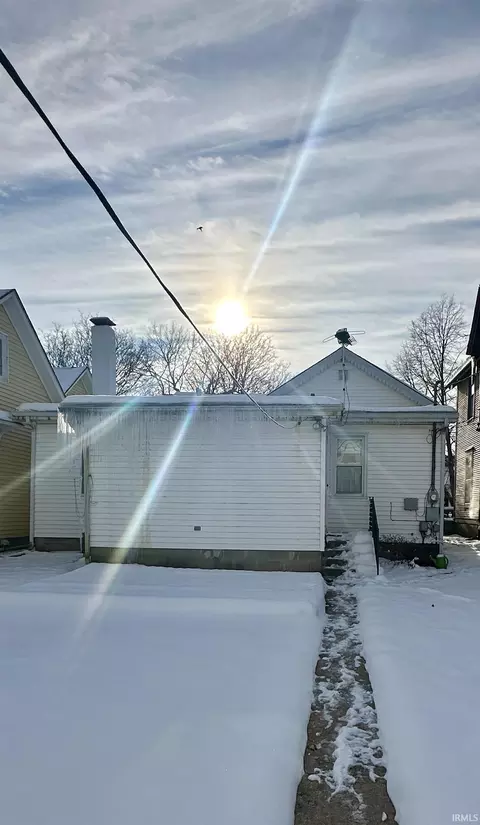 205 E Franklin St, Delphi, IN 46923 photo 3