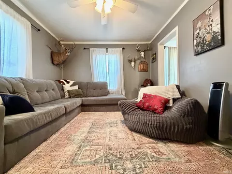 Living - 808 Spice Valley Rd, Mitchell, IN 47446 photo 2 of 4