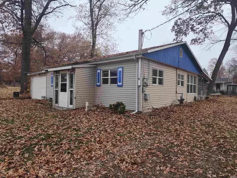 7976 N Tecumseh Rd, Walkerton, IN 46574