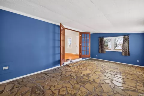 Living - 917 N Maple St, Bloomington, IN 47404 photo 5 of 5