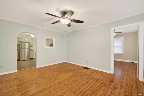 Living - 917 N Maple St, Bloomington, IN 47404 photo 3 of 5