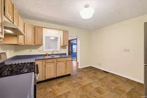 Entry Way - 917 N Maple St, Bloomington, IN 47404 photo 1 of 4