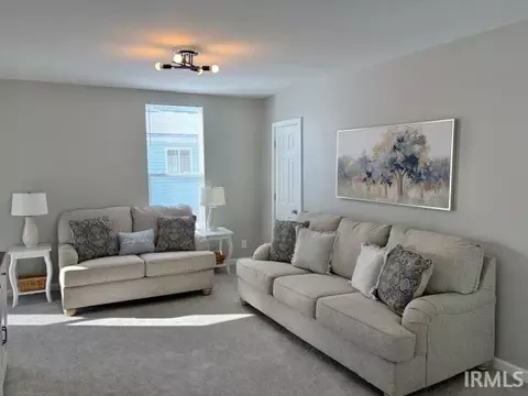 Living - 522 E Main St, Peru, IN 46970 photo 1 of 2