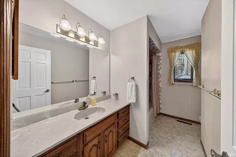 51293 Golfview Ct, Granger, IN 46530 photo 29