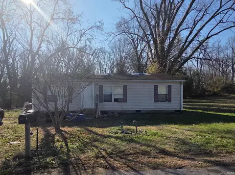 608 W Cherry St, Boonville, IN 47601
