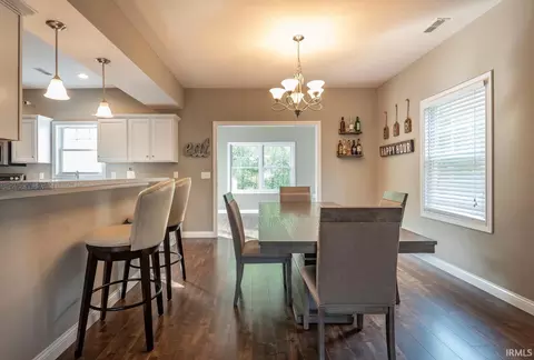 2870 E Creeks Edge Dr, Bloomington, IN 47401 photo 5