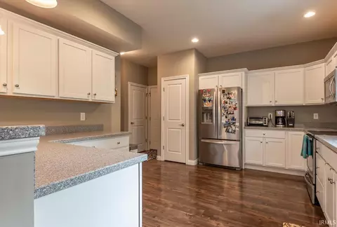 2870 E Creeks Edge Dr, Bloomington, IN 47401 photo 9