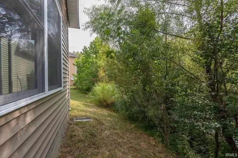 2870 E Creeks Edge Dr, Bloomington, IN 47401 photo 28