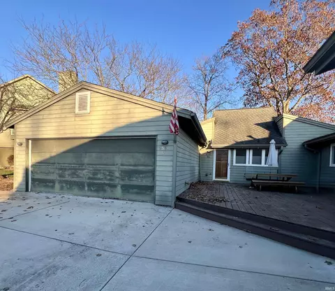 9531 S Harbour Pointe Dr, Bloomington, IN 47401