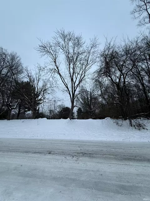 2010 Huey St, South Bend, IN 46628