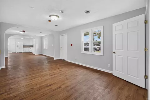 Living - 411 N Pine St, Brazil, IN 47834 photo 1 of 2