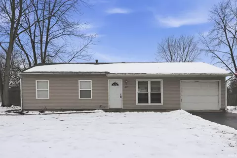 1827 Sharon St, Warsaw, IN 46580