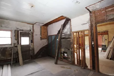Entry Way - 196 E Main St, Wabash, IN 46992 photo 2 of 2