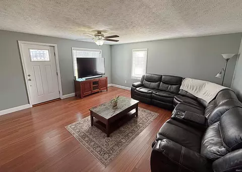 411 S 100 E, Washington, IN 47501 photo 2