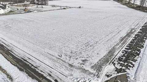 Smith Drive, Auburn, IN 46706