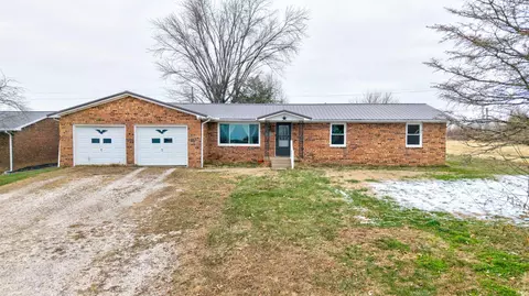 310 E 22nd St, Huntingburg, IN 47542