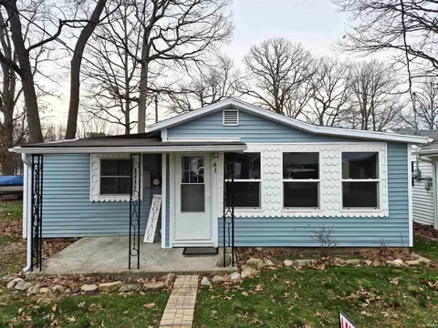 41 Ems D18c Ln, Syracuse, IN 46567