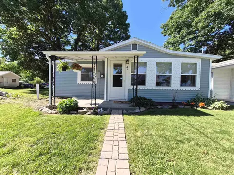 41 Ems D18c Ln, Syracuse, IN 46567