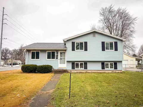 1703 Crestwood Blvd, South Bend, IN 46635