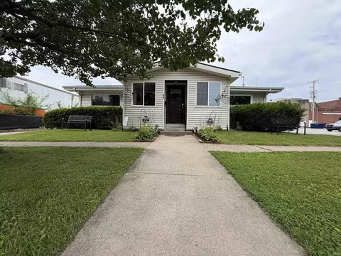 88 SE 1st St, Linton, IN 47441
