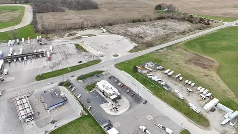 77 E Wall Rd, Warren, IN 46792 photo 13